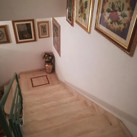 Villa Linda Bed And Breakfast Sulmona Exterior foto